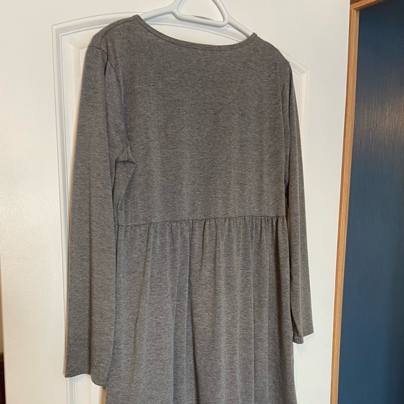 Long Sleeve Grey Dress w/ Button detailing - Picture 3 of 4